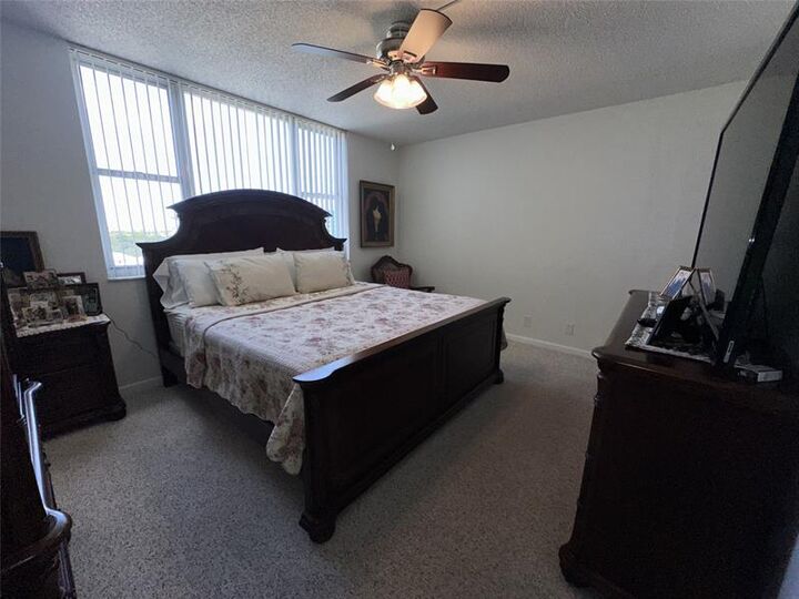 Property Photo:  4330 Hillcrest Dr 904  FL 33021 