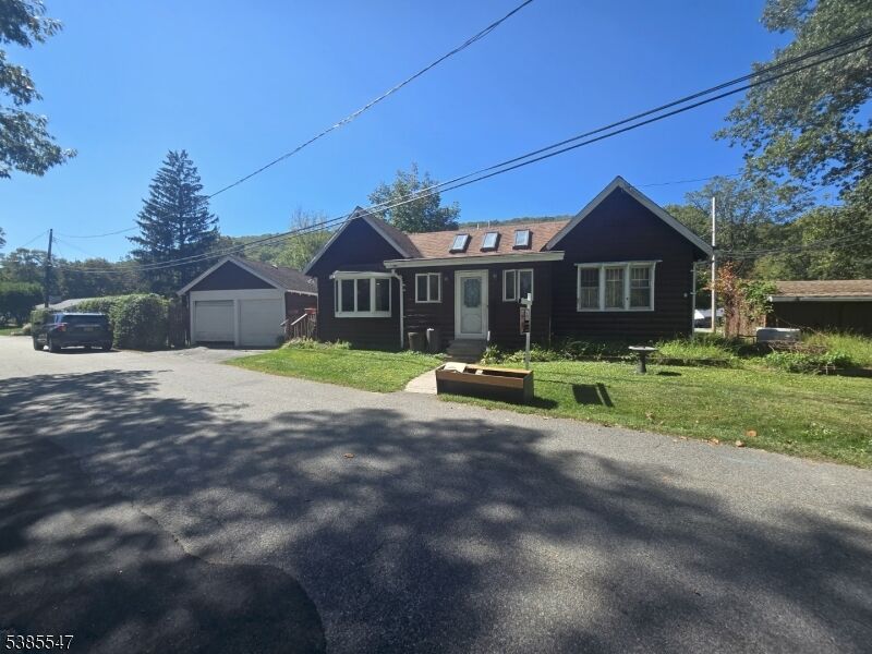 Property Photo:  61 Pequot Trl  NJ 07438 