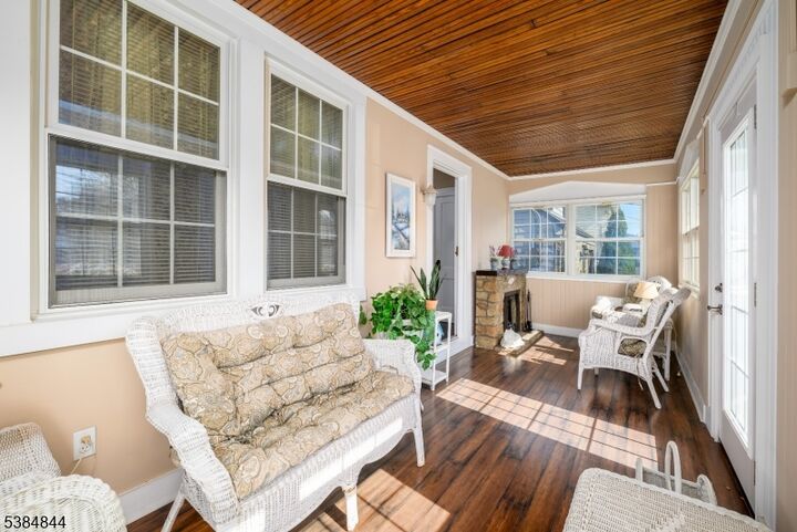Property Photo:  960 Moessner Ave  NJ 07083 