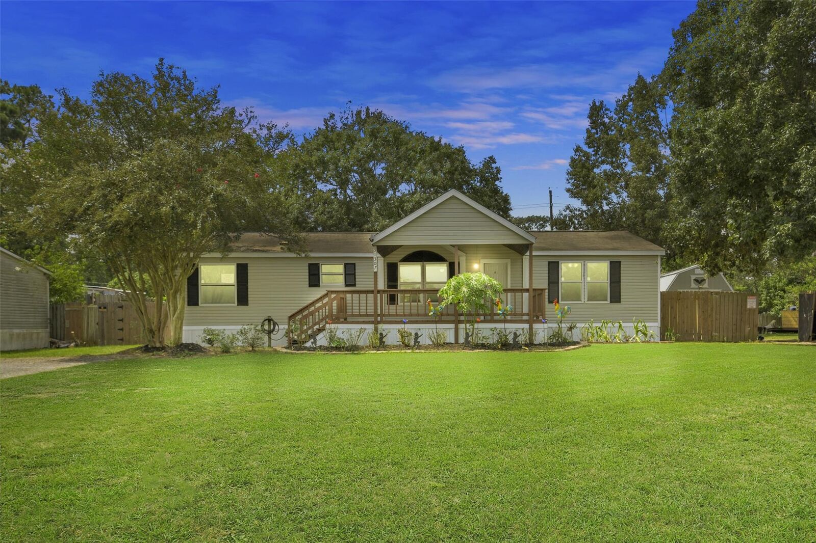Property Photo: 31307 W Timberloch Trail TX 77355