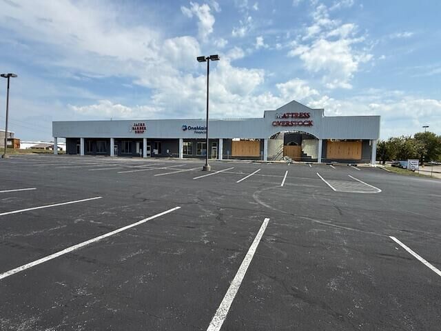 Property Photo: 81 Mall Road KY 42501