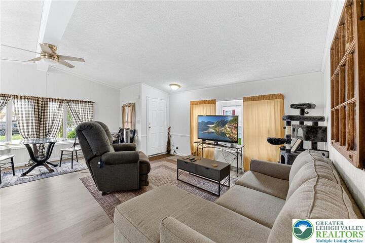 Property Photo:  5186 Stone Terrace Drive  PA 18052 