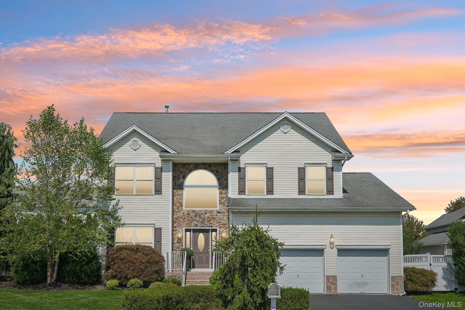 Property Photo:  2622 Liberty Ridge  NY 12553 