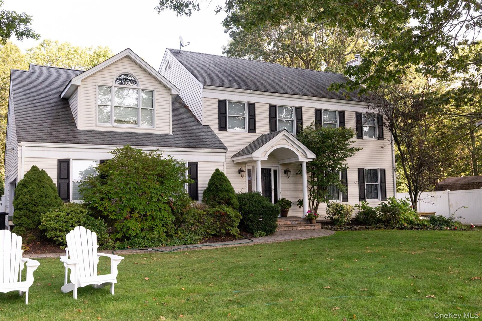 Property Photo:  7 Tallmadge Trail  NY 11764 
