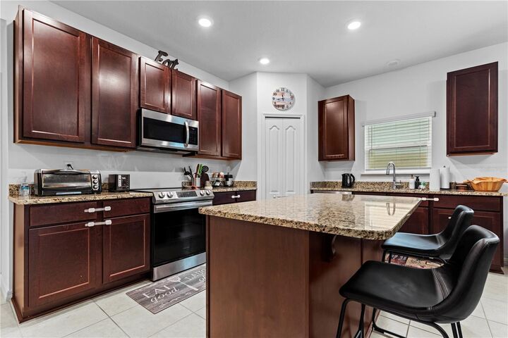 Property Photo: 24656 NW 7th Lane FL 32669
