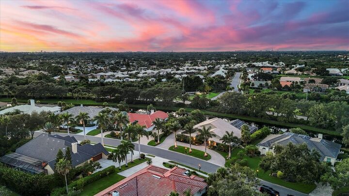 Property Photo:  4177 Escondito Circle  FL 34238 