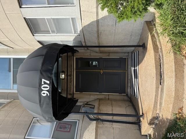 907 S Hanley Road 5  Clayton MO 63105 photo