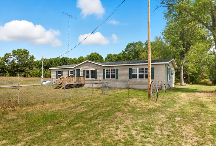 Property Photo:  17900 W Howard City Edmore  MI 49329