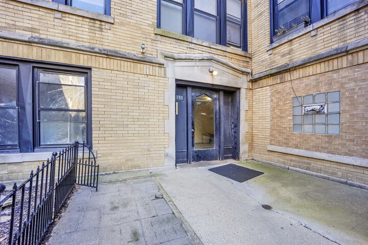 Property Photo:  3153 W Augusta Boulevard 1B  IL 60622 