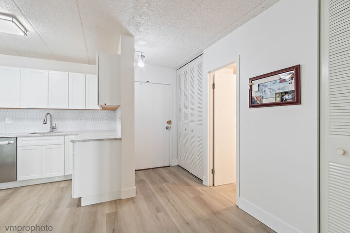 Property Photo: 9128 W Terrace Drive 2N IL 60714