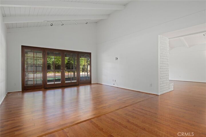 Property Photo: 5341 Dubois Avenue CA 91367