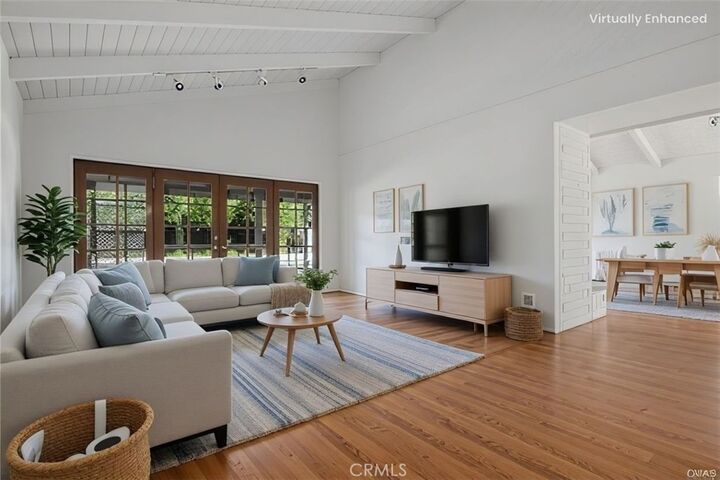 Property Photo: 5341 Dubois Avenue CA 91367