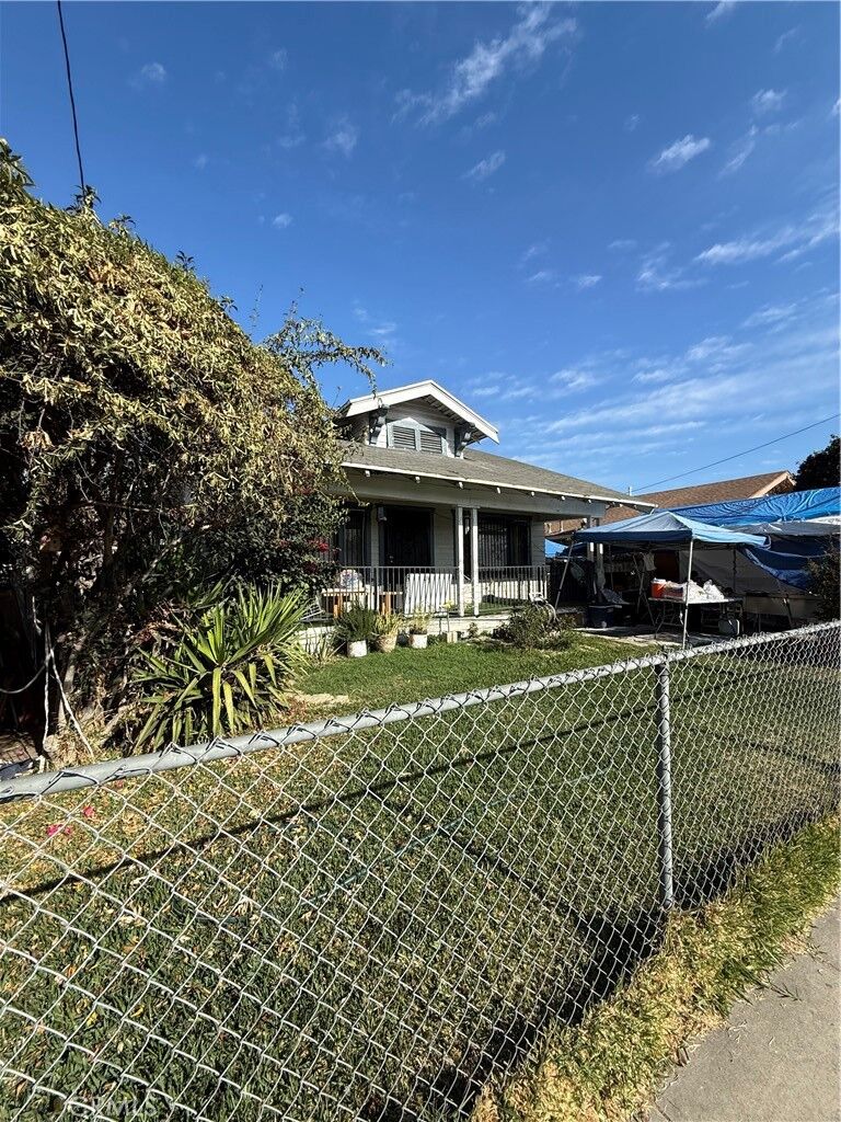 Property Photo:  1309 E 68th St.  CA 90001 
