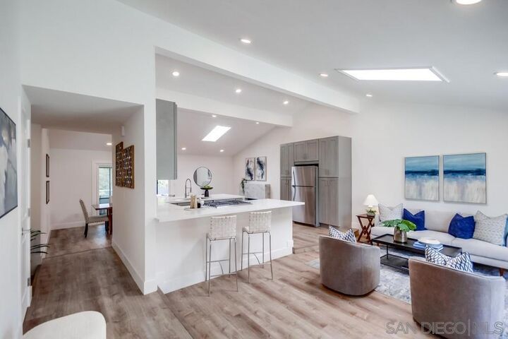 Property Photo:  
