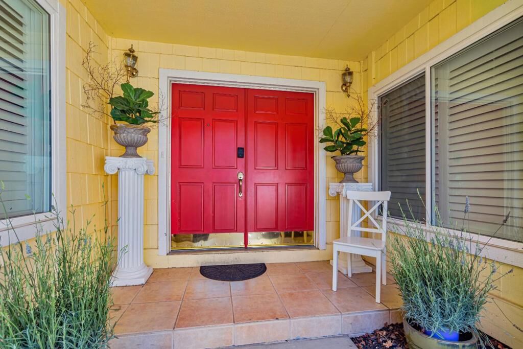 Property Photo: 1019 Westview Drive CA 94558