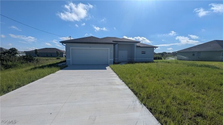 Property Photo: 1027 Eisenhower Boulevard FL 33974