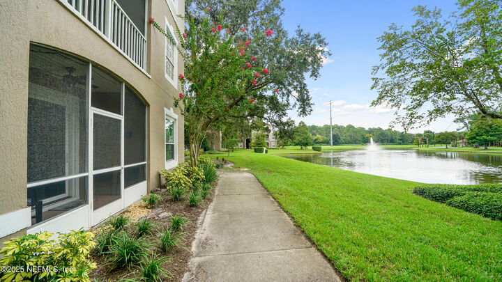 Property Photo:  10550 Baymeadows Road 303  FL 32256 