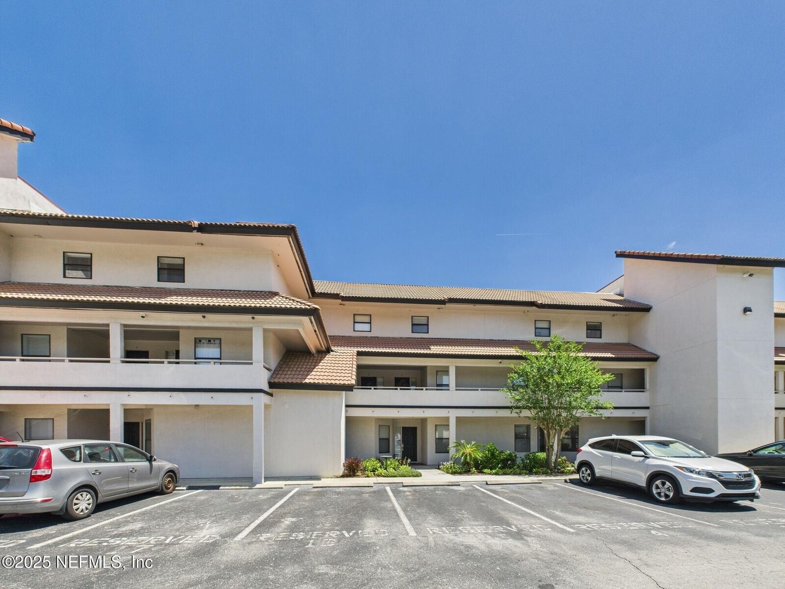 Property Photo:  1307 River Hills Circle E 10  FL 32211 