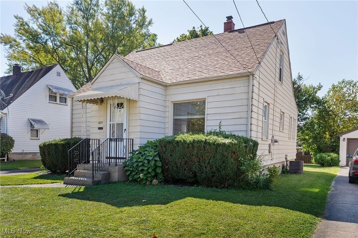 Property Photo:  437 Joan Avenue  OH 44420 