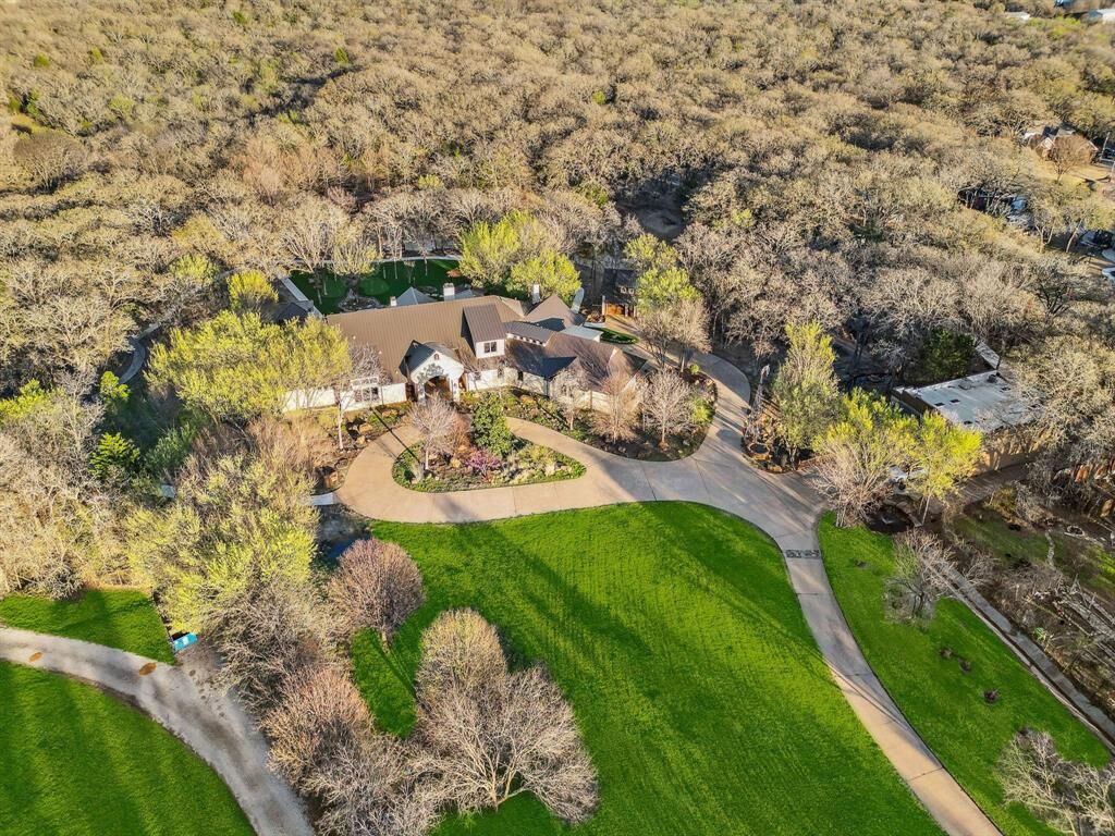 Property Photo: 1208 Oak Drive TX 75028