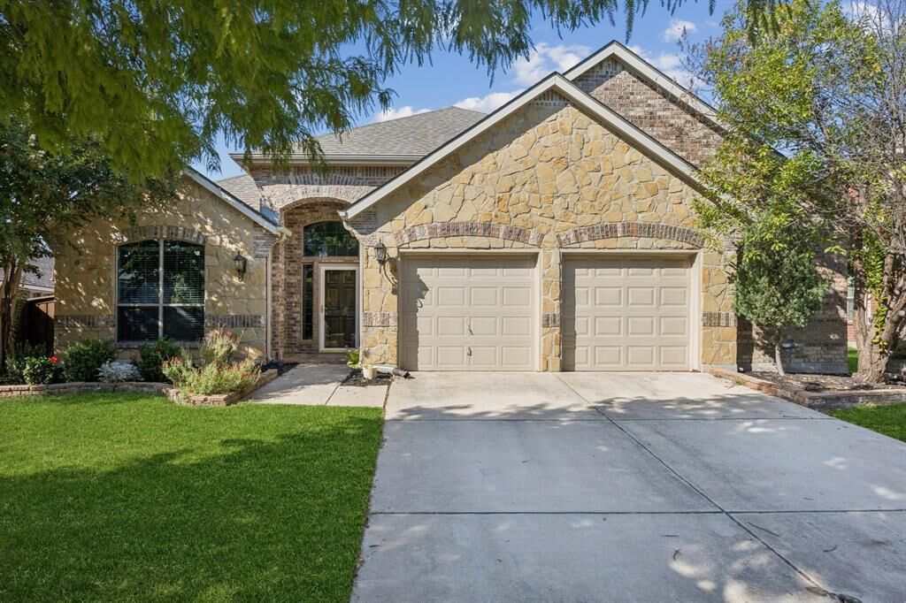 Property Photo:  8109 Hickory Upland Drive  TX 76131 