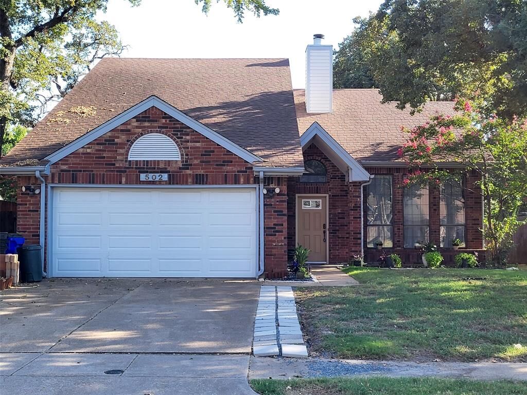 Property Photo: 502 Holliday Lane TX 76039