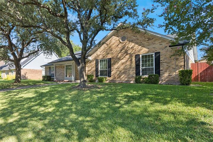 Property Photo: 2714 Spartacus Drive TX 75052