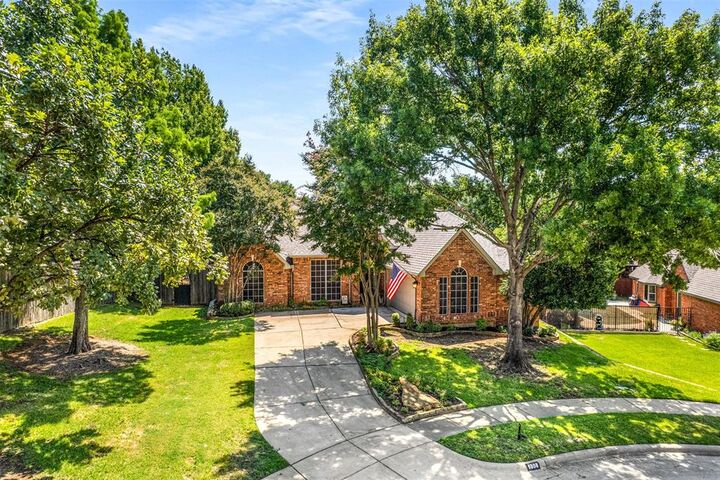 Property Photo:  1008 Inverness Court  TX 75022 