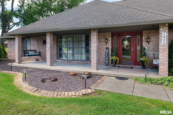 Property Photo: 1600 Lisa Lane IL 62959