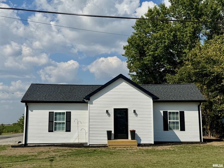 Property Photo: 309 W Main Street IL 62836