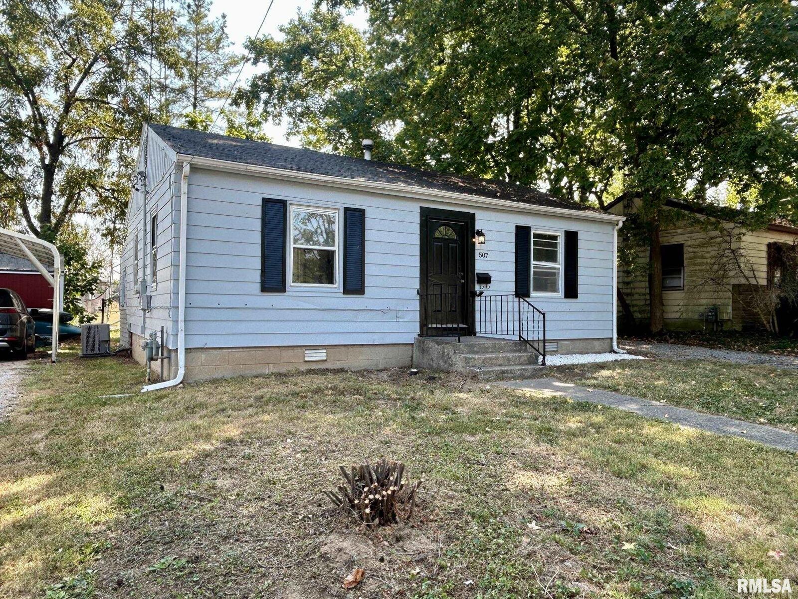 Property Photo: 507 N Davis Street IL 62901