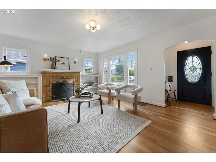 Property Photo:  5411 SE 66th Ave  OR 97206 