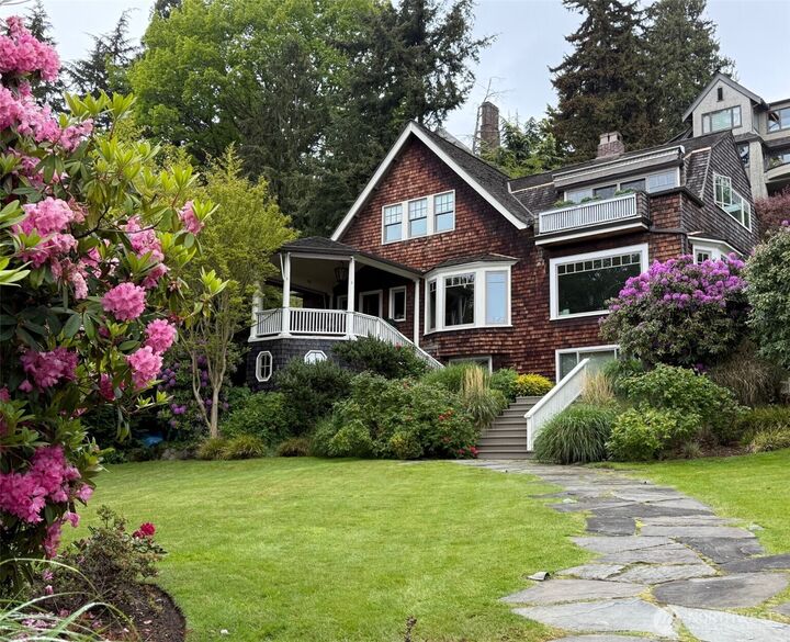 1422  8th Avenue W  Seattle WA 98119 photo