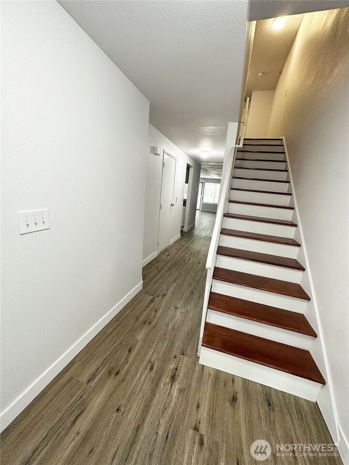 Property Photo:  25051  144th Pl SE Kent Wa 98042  WA 98042 