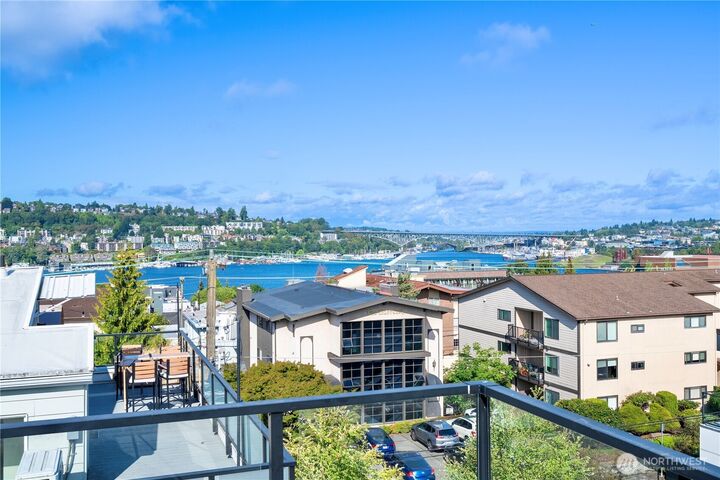 2218  Franklin Avenue E C  Seattle WA 98102 photo
