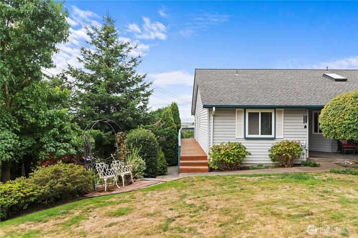 Property Photo:  8200  Hennings Drive  WA 98292 
