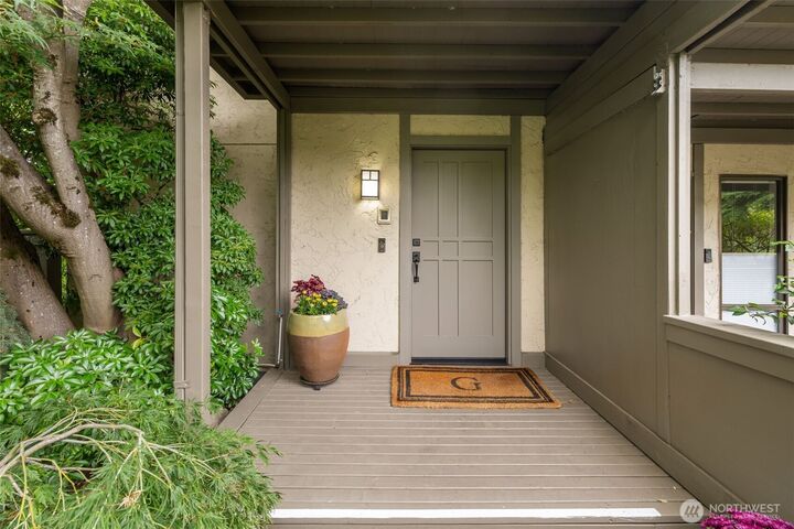 Property Photo: 6570 Park Point Way NE WA 98115