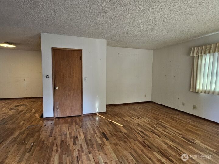 Property Photo:  14314  27th Avenue NE  WA 98125 