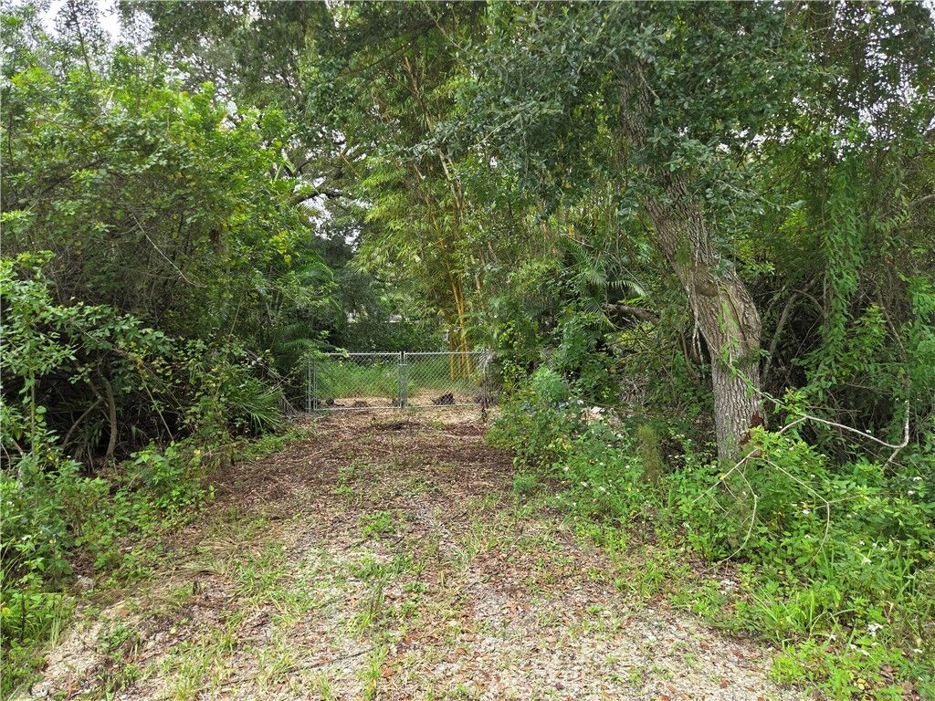 Property Photo:  000 86th Avenue  FL 32966 