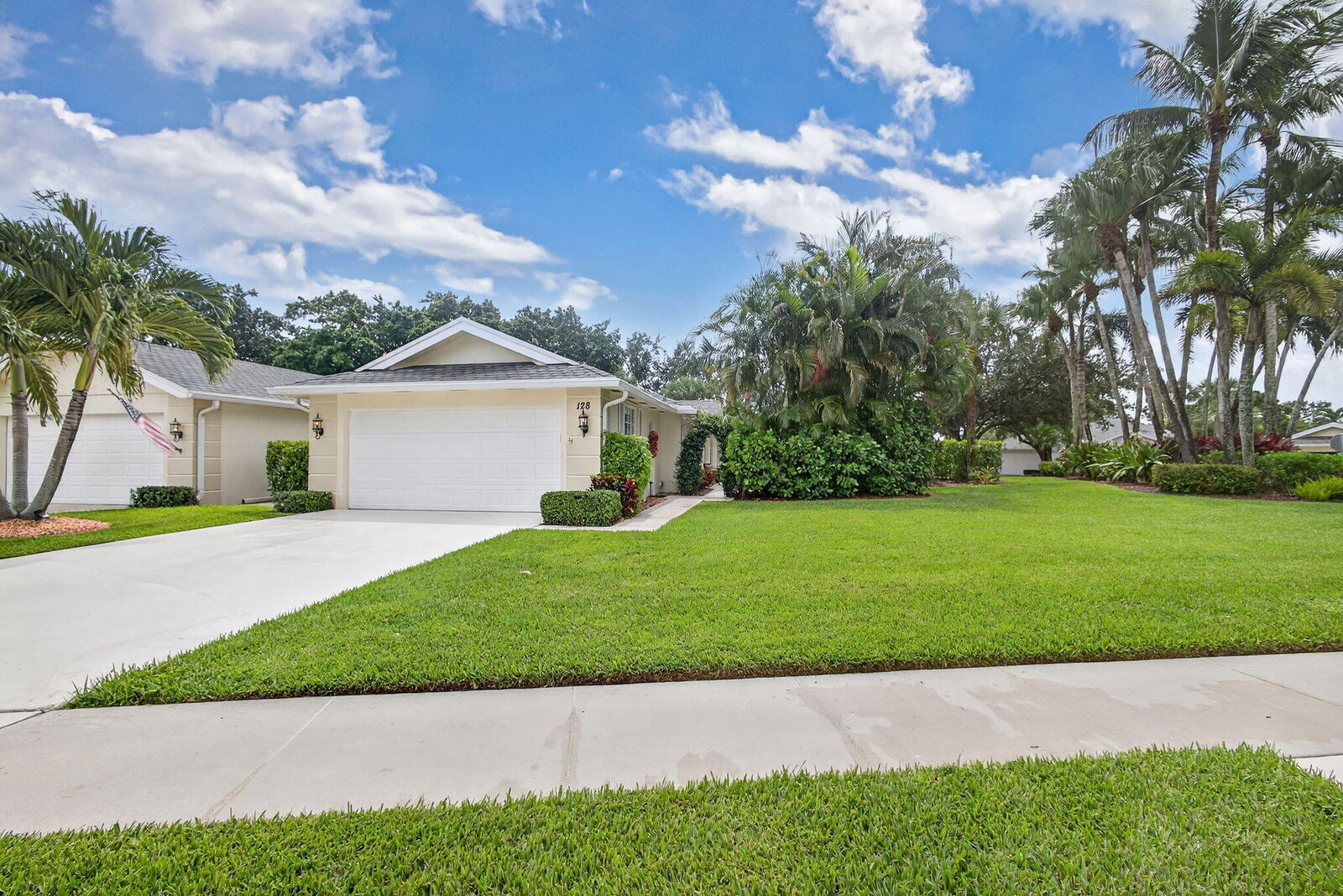 Property Photo: 128 Brier Circle FL 33458
