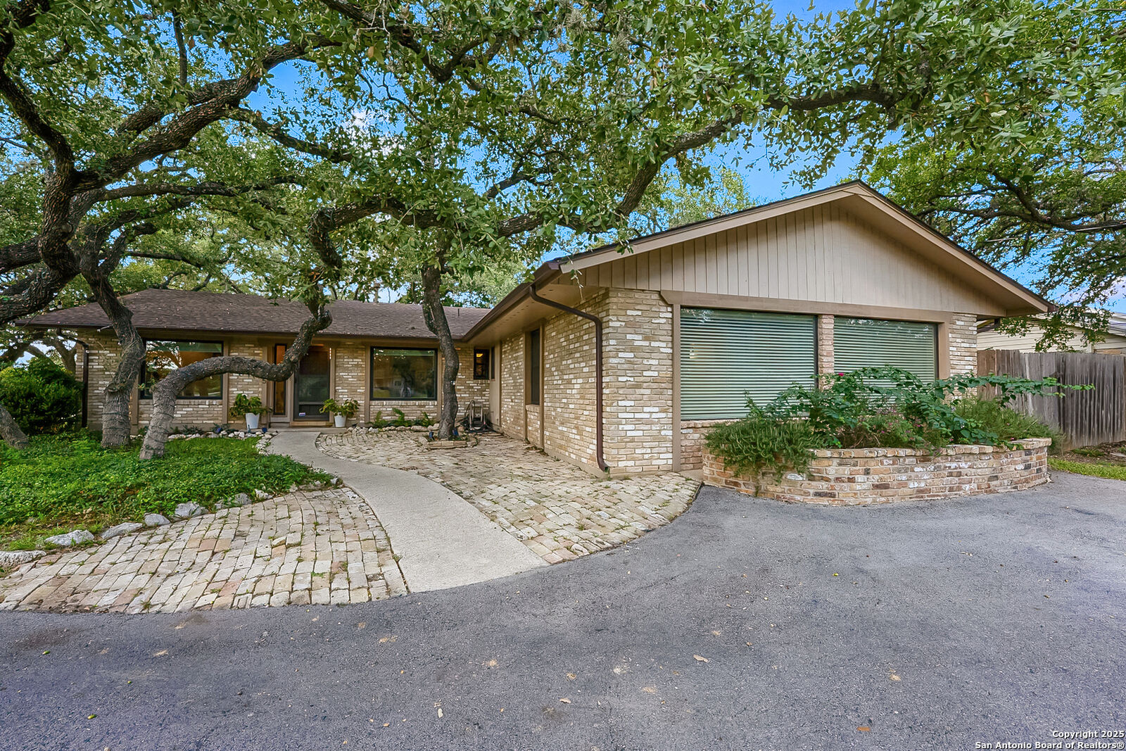 Property Photo:  525 Fleetwood  TX 78232 