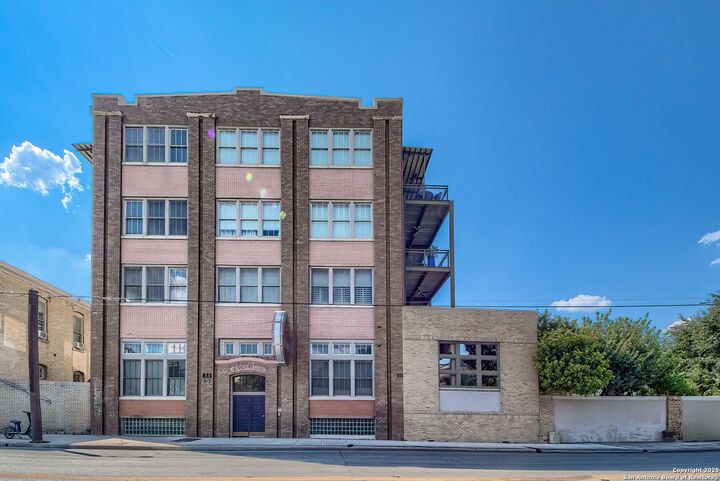 Property Photo:  831 S Flores St 2101  TX 78204 