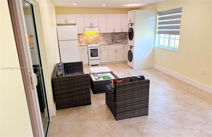 Property Photo:  10985 SW 138th St 1  FL 33176 