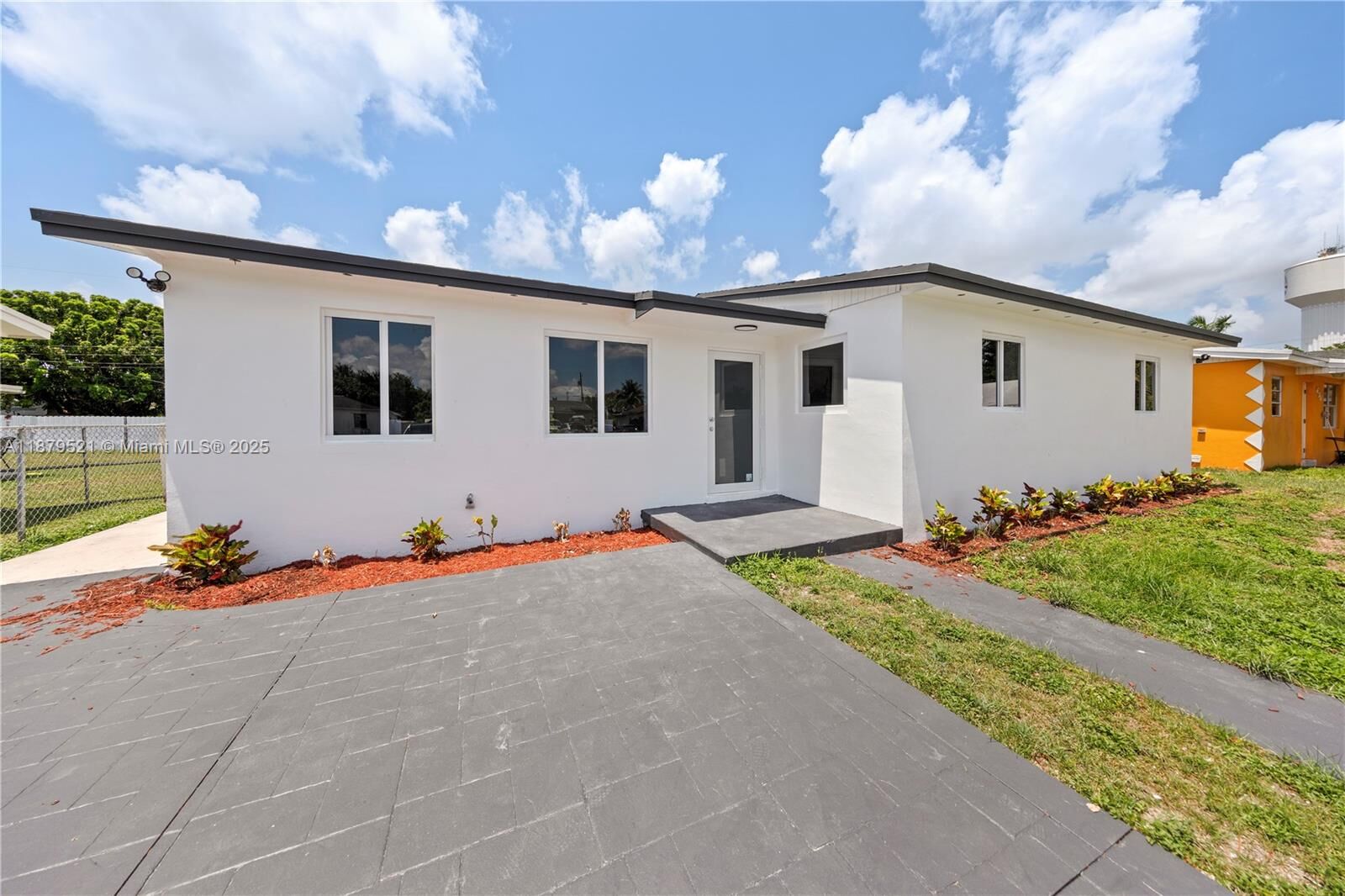 Property Photo: 651 NW 9th St FL 33030