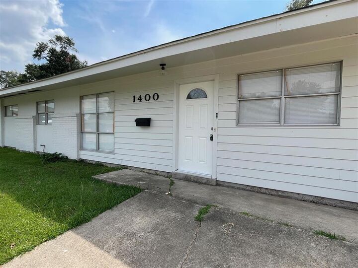 Property Photo:  1400 Cactus Drive  LA 70607 