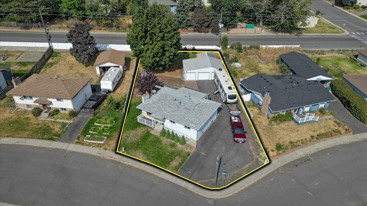 Property Photo:  223 Gregory Dr  WA 99004 
