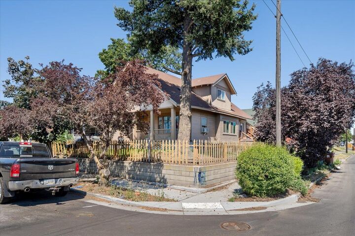 Property Photo:  2937 E Broad Ave  WA 99217 