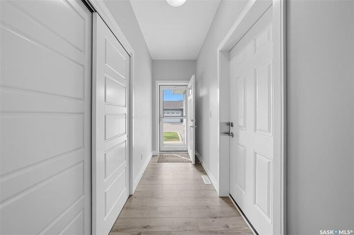Property Photo:  3206 11th Street W 15  SK S7M 5Z1 