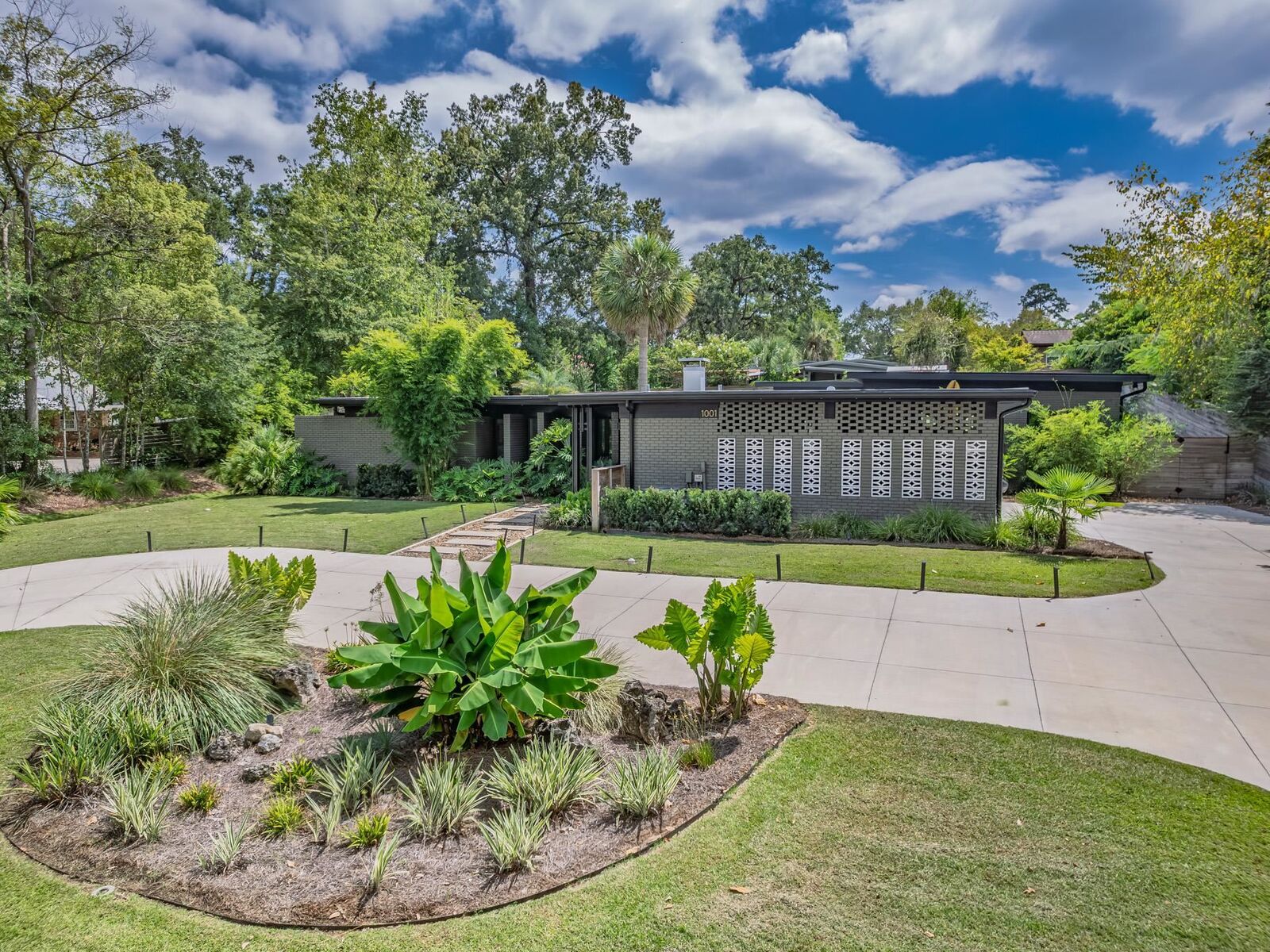 Property Photo:  1001 Kenilworth Road  FL 32312 