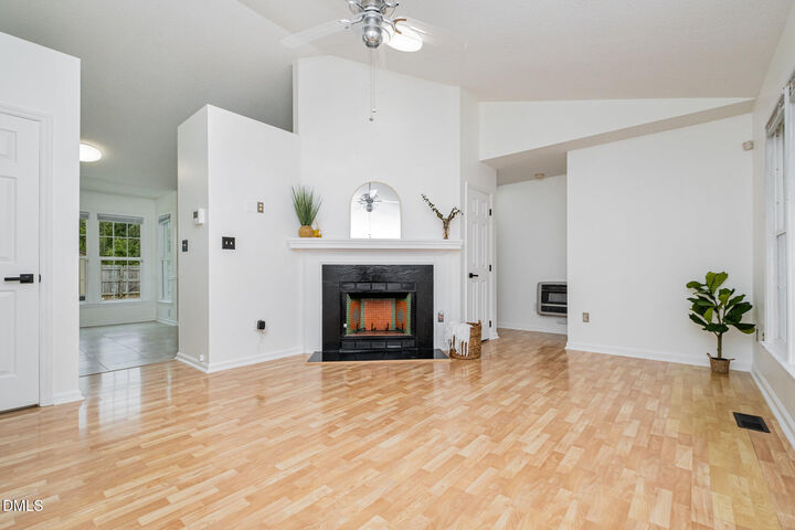 Property Photo: 2916 Bannf Court NC 27604